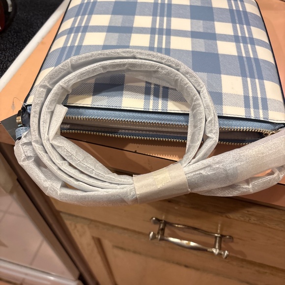 Handbag - Picture 3 of 4